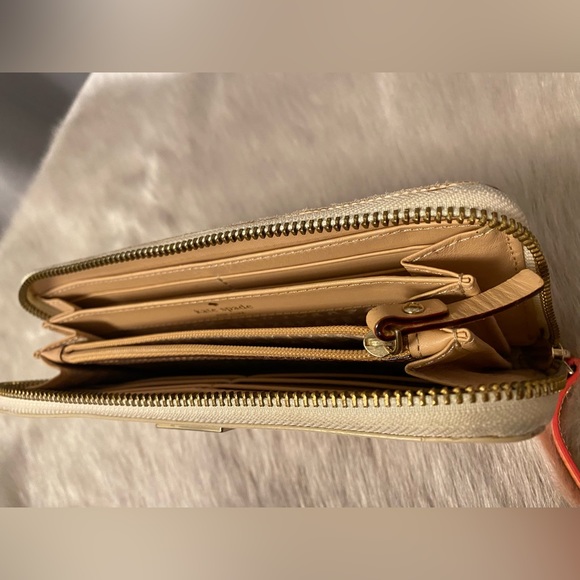 Kate Spade Large Wallet - Picture 4 of 4